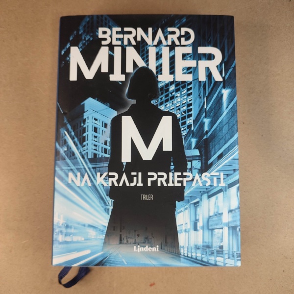 Na kraji priepasť - Bernard Minier