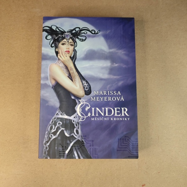 Cinder - Marissa Meyerová